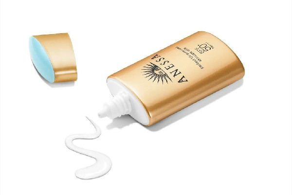 安耐曬可以用洗面奶卸掉嗎 安耐曬用完要卸妝嗎 安耐曬可以用洗面奶卸掉嗎 安耐曬用完要卸妝嗎