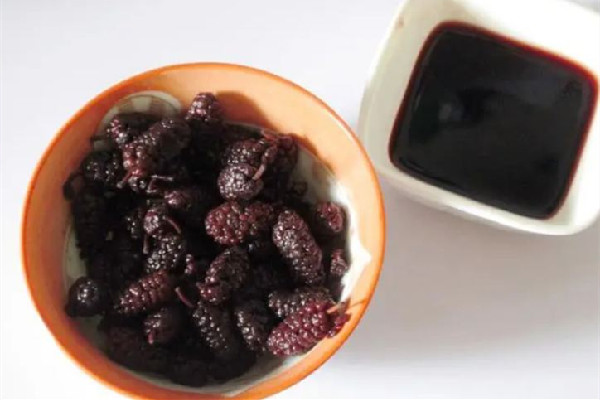 桑葚酒是不是泡的時(shí)間越長(zhǎng)越好 桑葚酒泡多久時(shí)間最佳 桑葚酒是不是泡的時(shí)間越長(zhǎng)越好 桑葚酒泡多久時(shí)間最佳