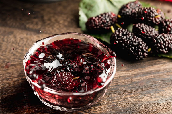 桑葚酒怎么泡好喝 桑葚酒泡多久可以把桑葚取出來(lái) 桑葚酒怎么泡好喝 桑葚酒泡多久可以把桑葚取出來(lái)