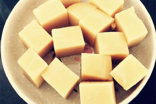 豌豆黃可以用豌豆粉做嗎 豌豆黃的制作方法 豌豆黃可以用豌豆粉做嗎 豌豆黃的制作方法