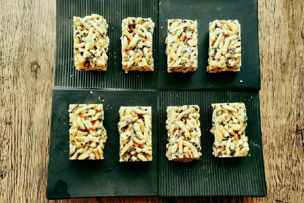 沙琪瑪會(huì)導(dǎo)致血糖高嗎 沙琪瑪適合糖尿病人吃嗎 沙琪瑪會(huì)導(dǎo)致血糖高嗎 沙琪瑪適合糖尿病人吃嗎