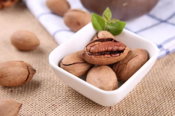 堅果可以當早餐吃嗎 堅果和牛奶能一起吃嗎