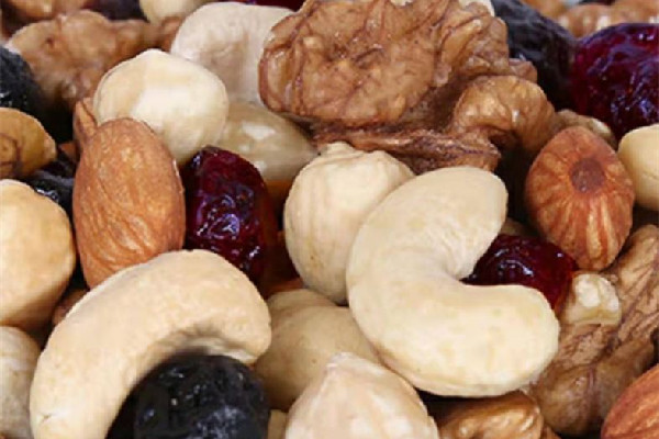 堅果可以當早餐吃嗎 堅果和牛奶能一起吃嗎