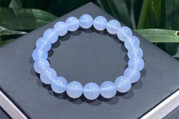 藍玉髓的功效和作用 藍玉髓的寓意和象征 藍玉髓的功效和作用 藍玉髓的寓意和象征