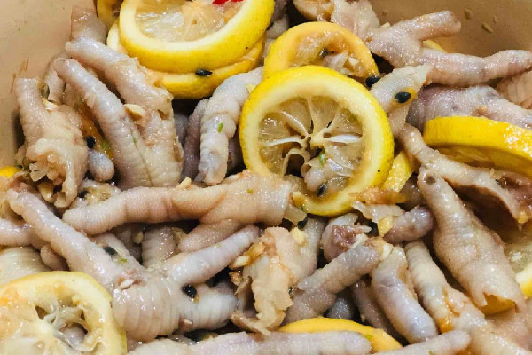 雞爪可以放冰箱多久 雞爪放時(shí)間長了還能吃嗎 雞爪可以放冰箱多久 雞爪放時(shí)間長了還能吃嗎